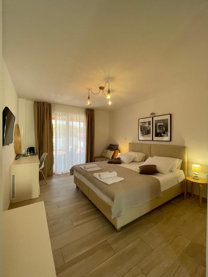 St. Nicholas Rooms Хвар Екстериор снимка